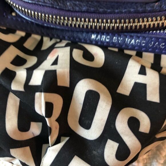 MARC JACOBS - "Natasha" DEEP PURPLE CROSSBODY BAG - Picture 9 of 11